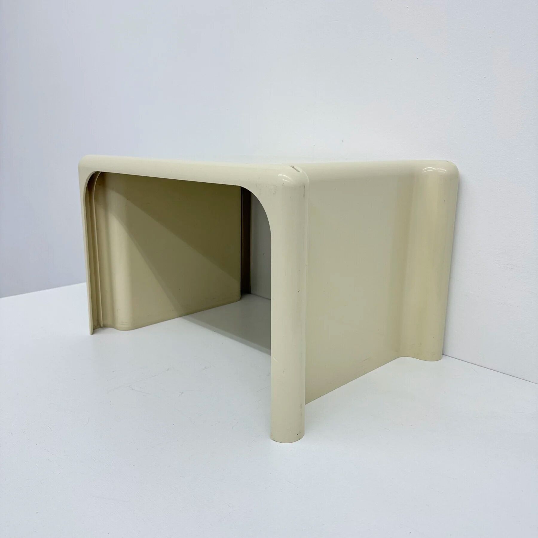 Italian modern plastic side table by Giotto Stoppino for Elco Scorze, 1970s