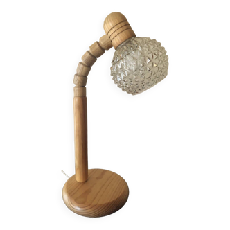 Articulated foot lamp and molded glass