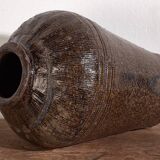 Petit vase ancien dans les tons sombres (c.1900)