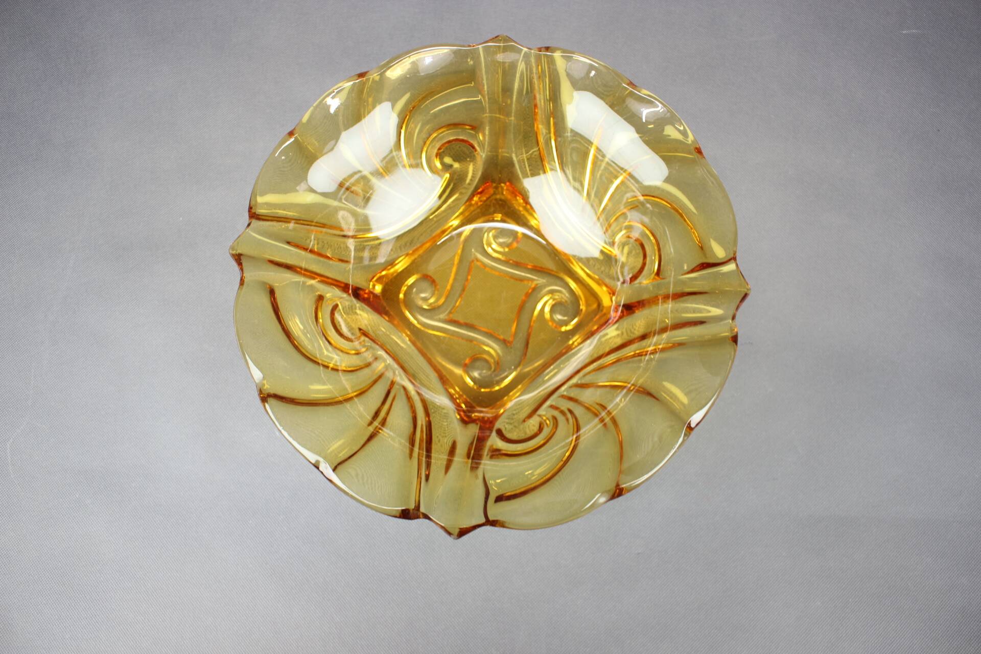 Decorative bullicante glass bowl from Murano, amber by Galliano Ferro from the mid-century, 1960s.