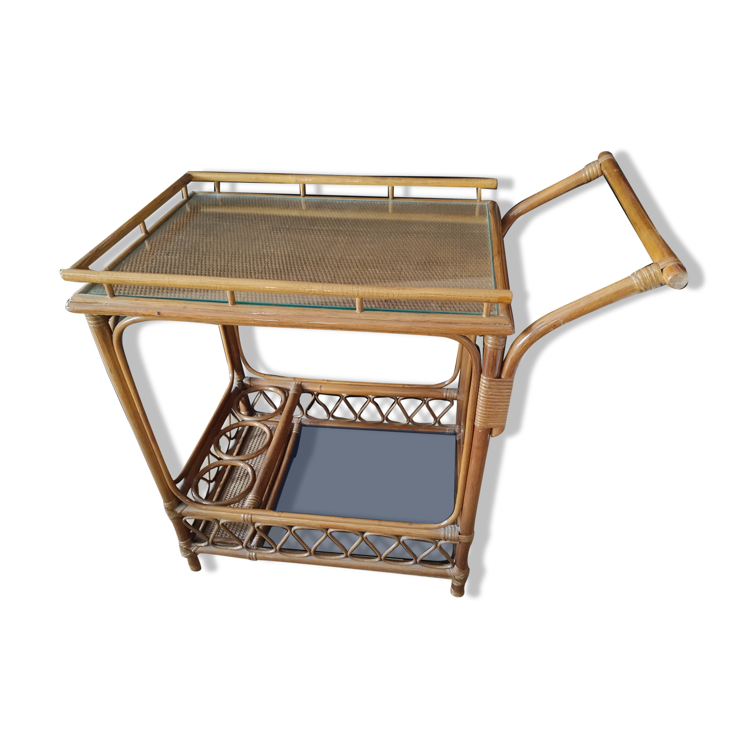 Vintage rattan service