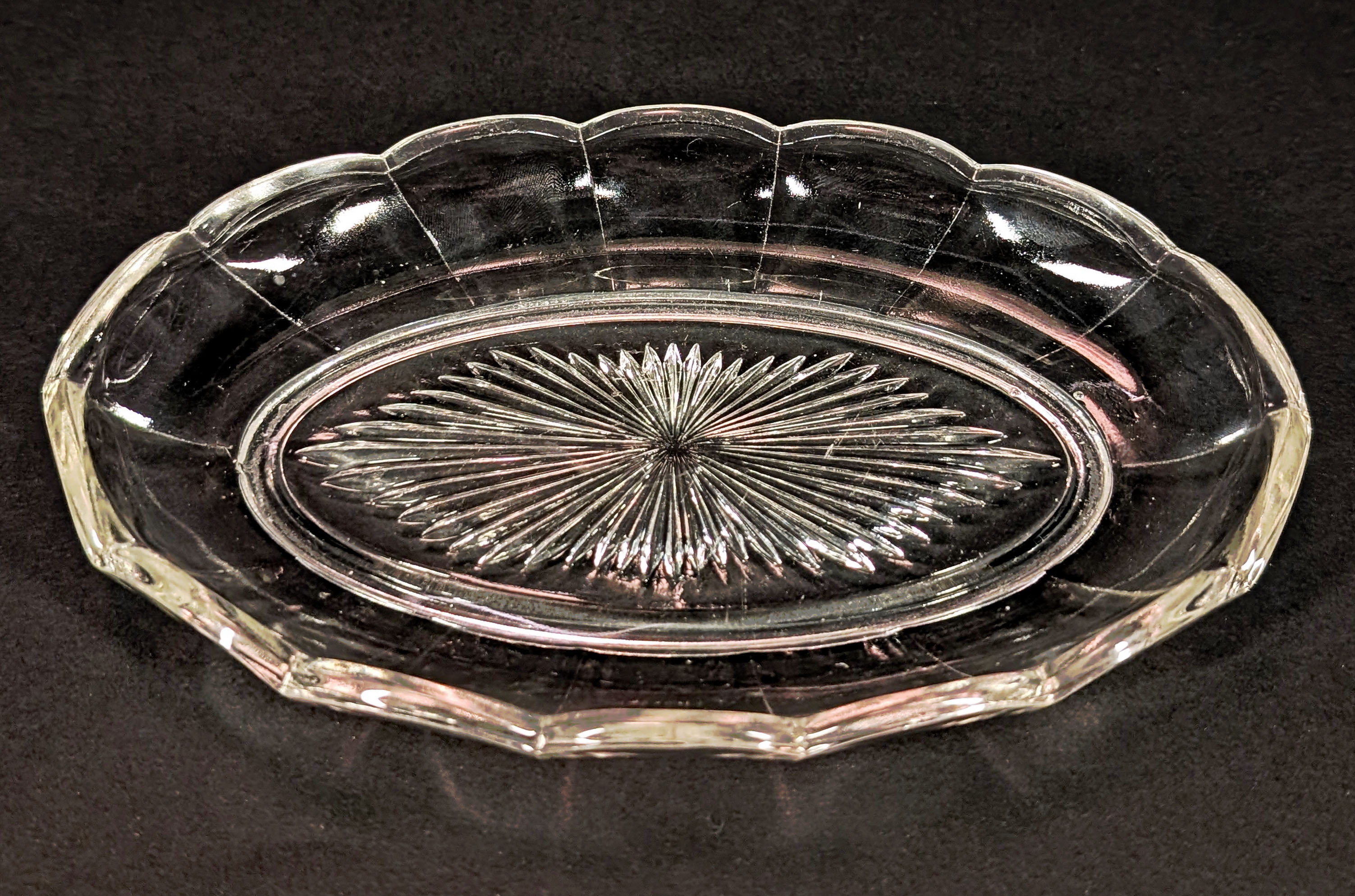 Pressed glass plate with star decoration – Art Deco – (Colonial)