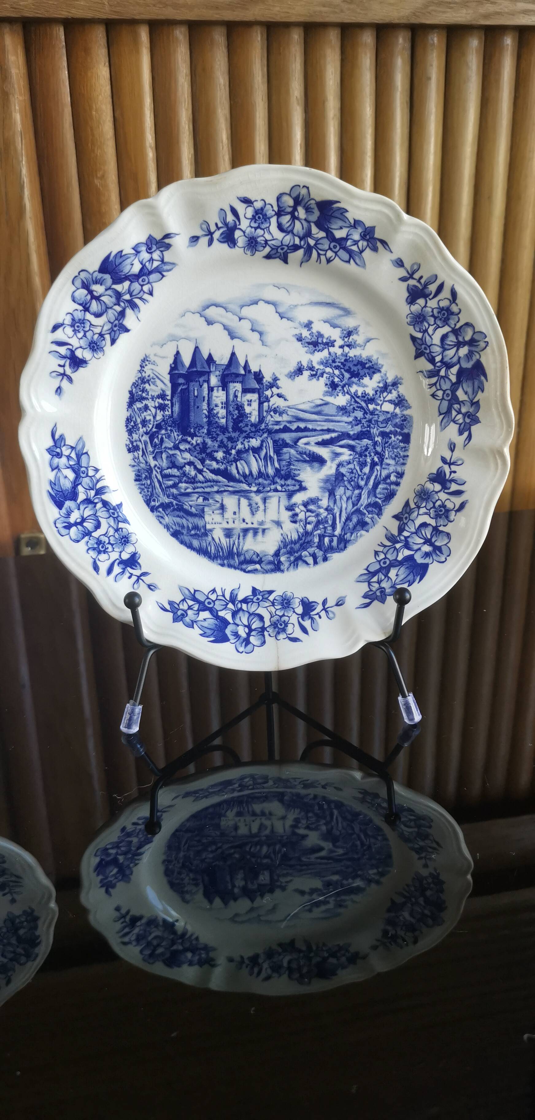 Set of 2 Sarreguemines porcelain collector's plates from the 70s