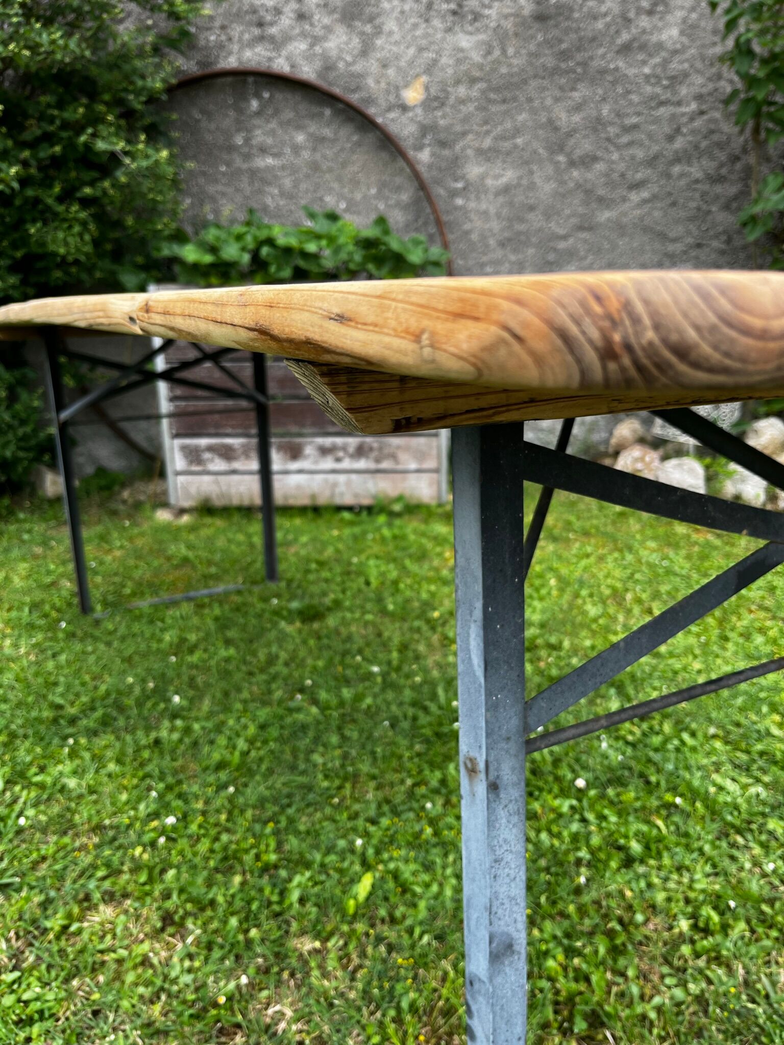 Guinguette table and benches