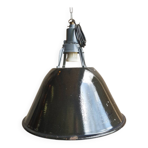 Authentique lampe suspendue industrielle en émail noir