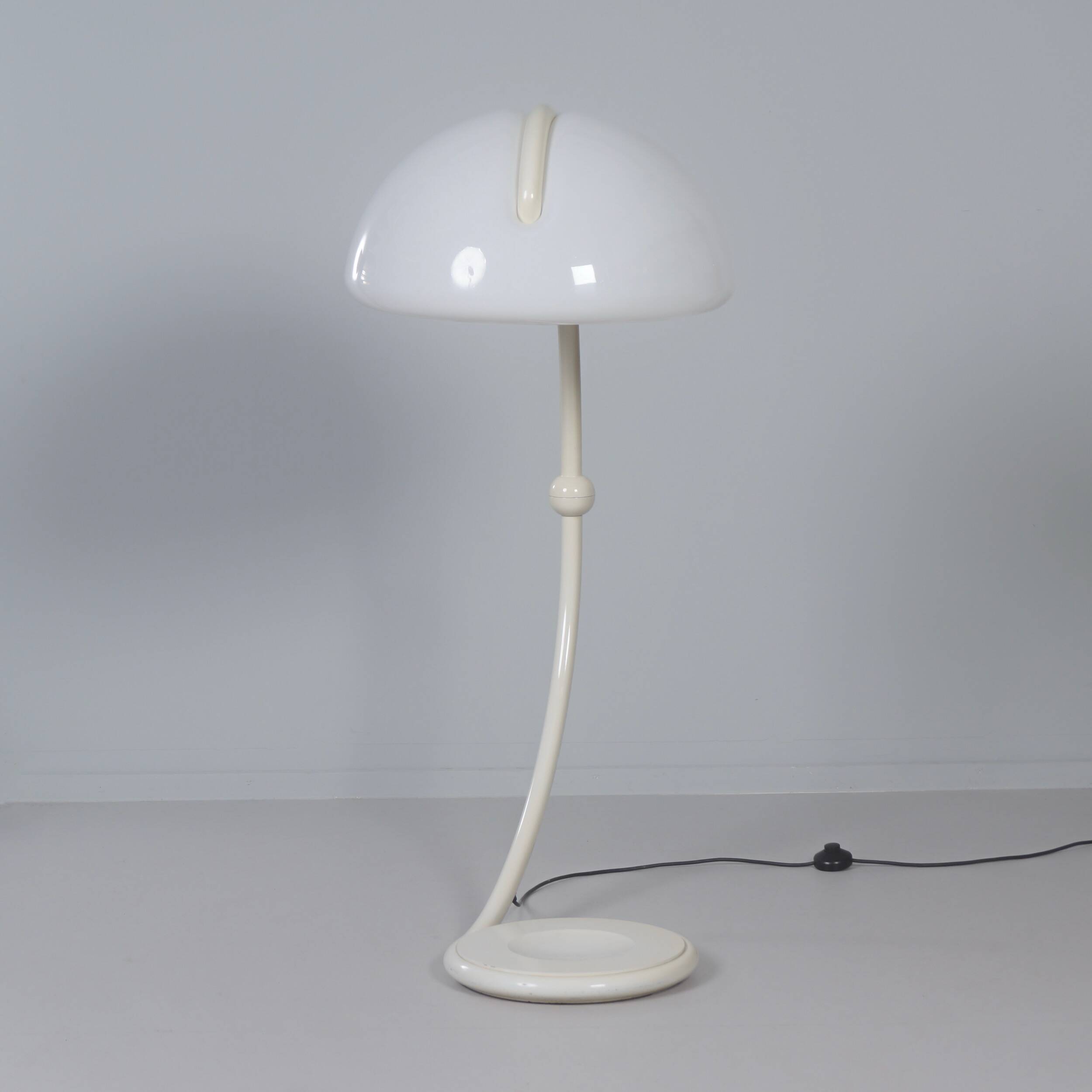 Lampadaire Serpente par Elio Martinelli pour Martinelli Luce, années 1970 en blanc.