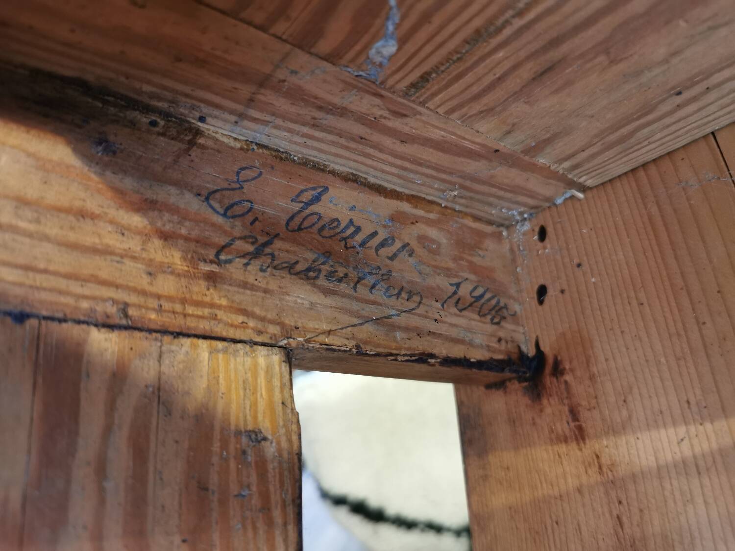 Pitchpin 1905 bathroom cabinet