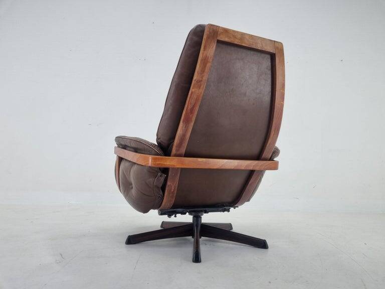 Midcentury Swivel Leather/Wood Armchair Göte Möbler Nässjö, Sweden, 1960s