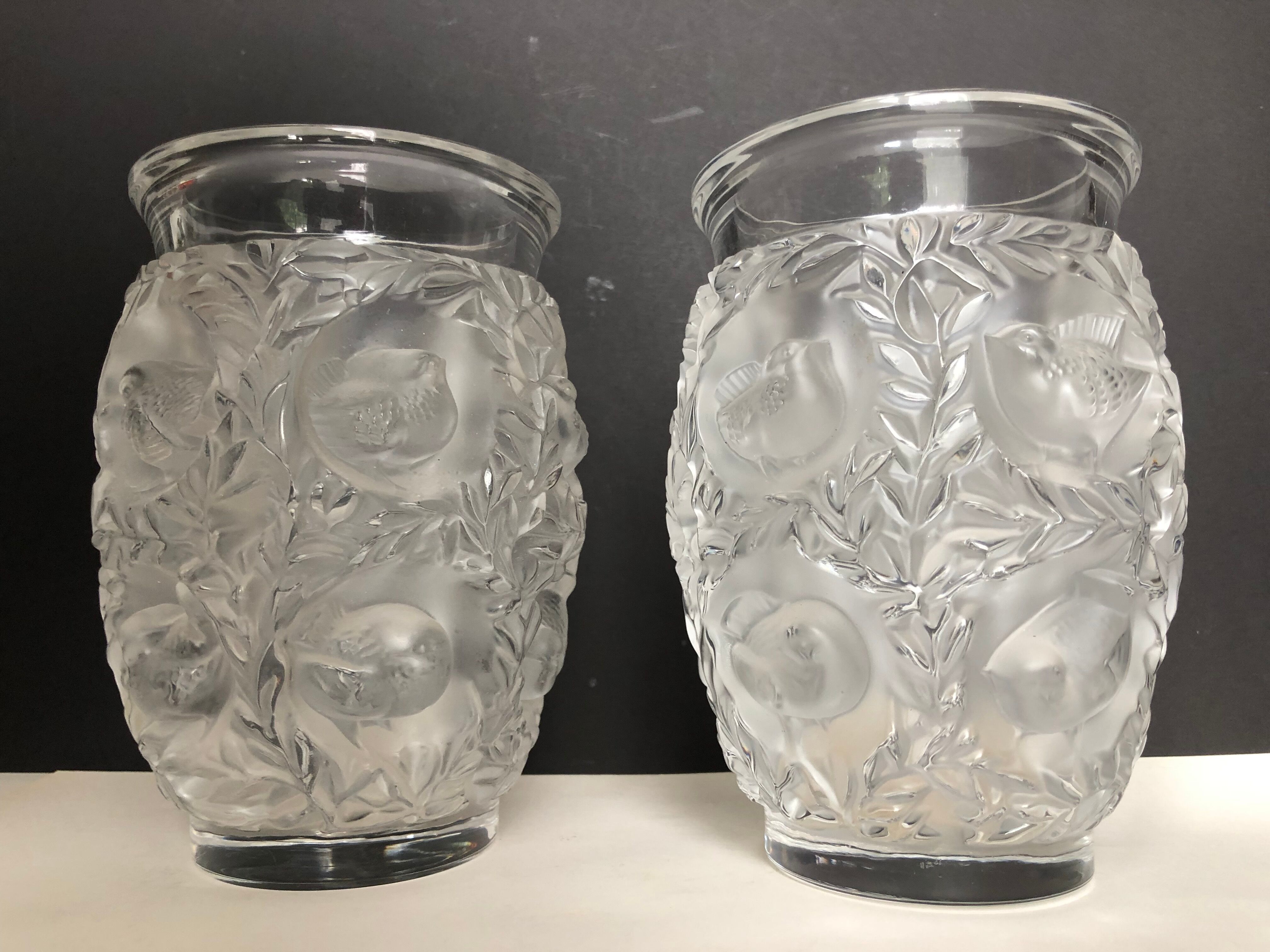 Paire de vases lalique modèle bagatelle