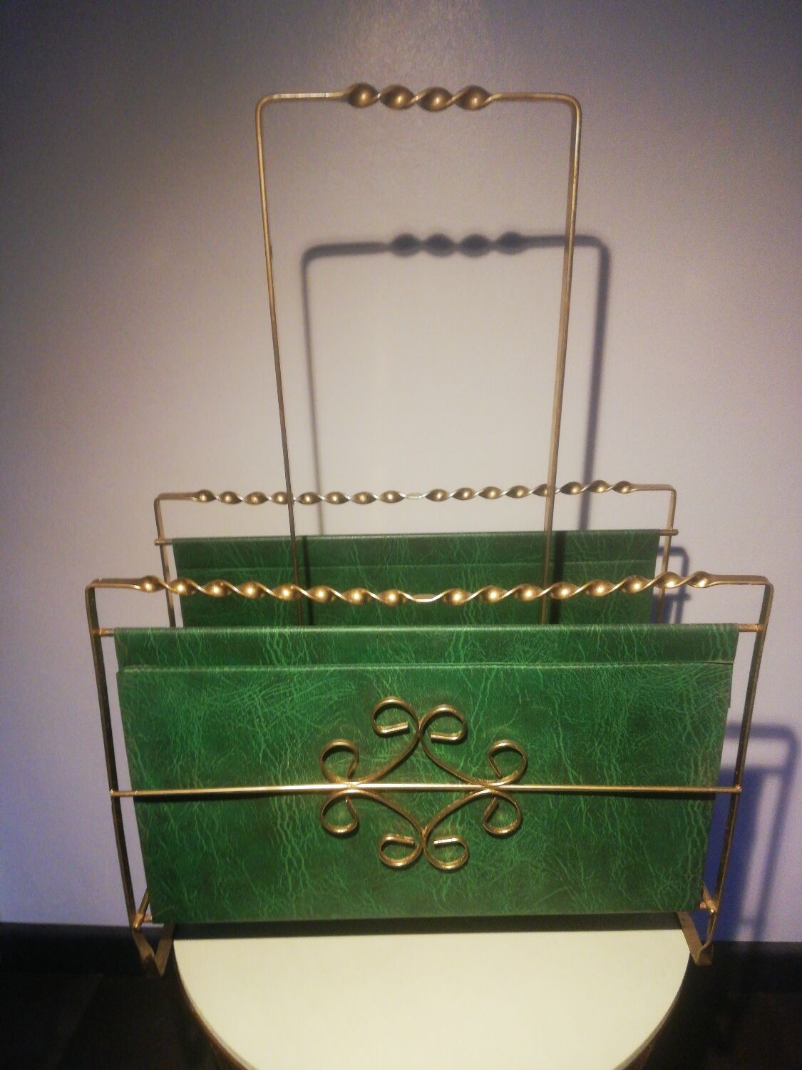 Vintage magazine/newspaper holder