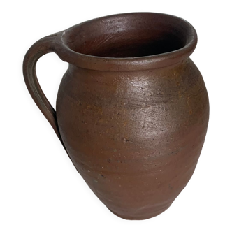 Sandstone pitcher