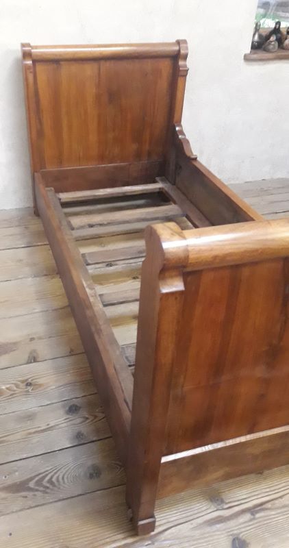 Louis philippe bed in walnut