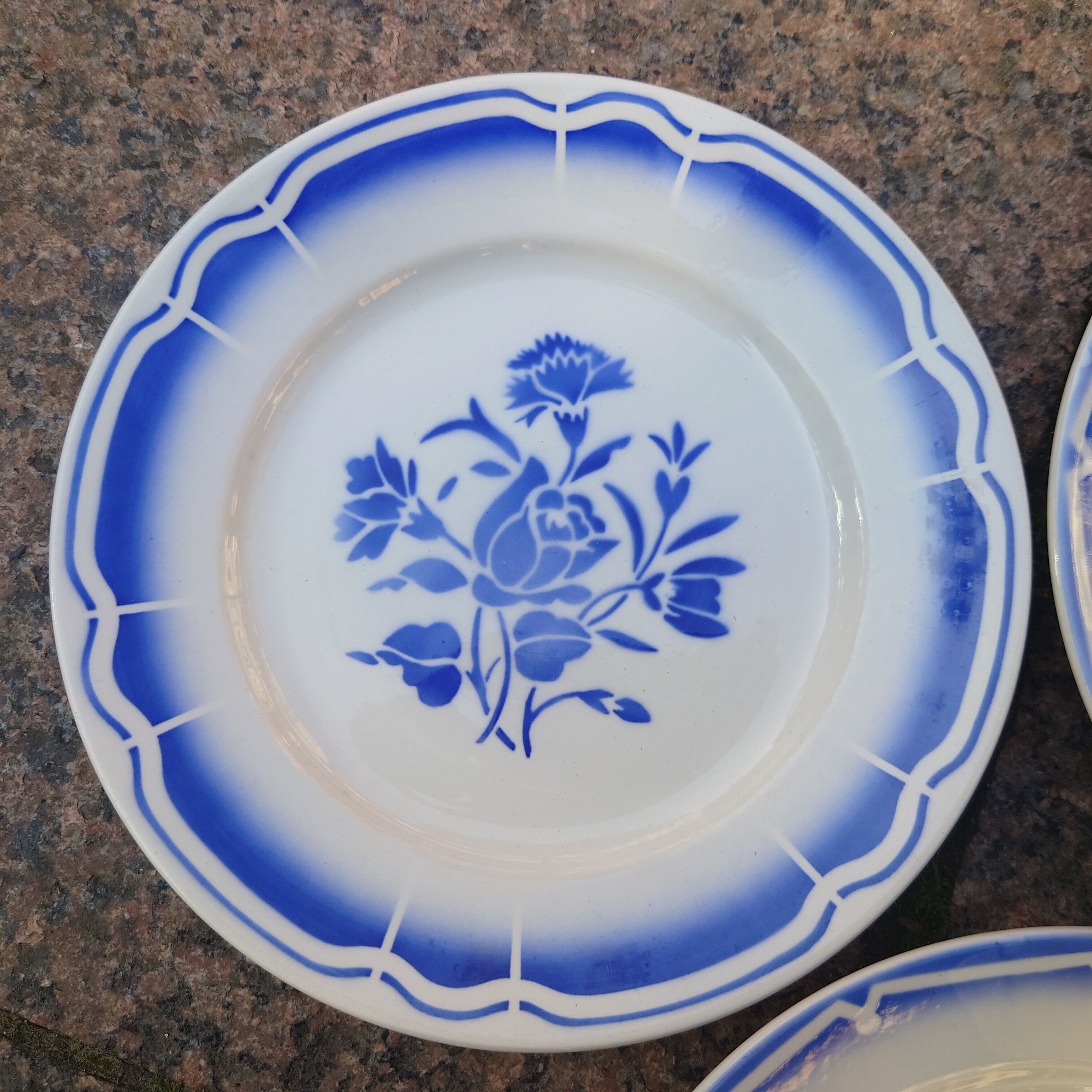 6 old blue flat plates mismatched