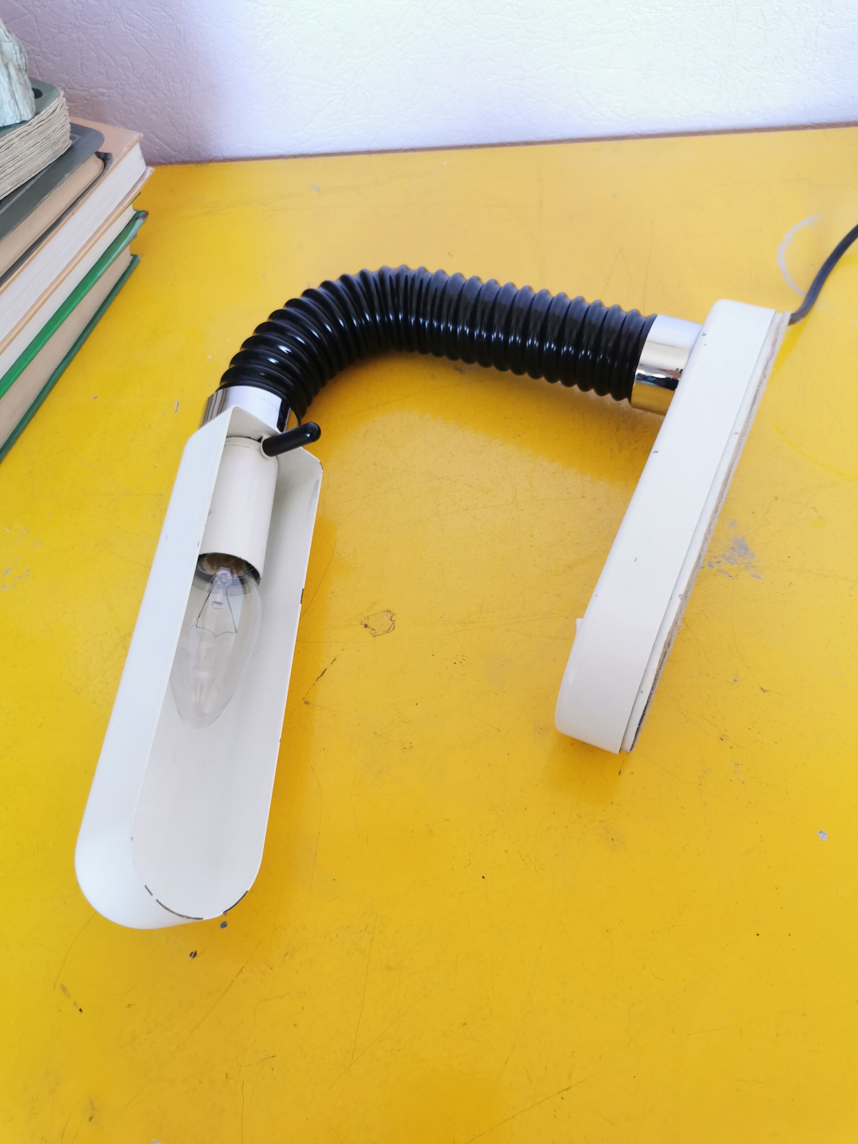 Flexible and adjustable lamp lacquered brass, 1970