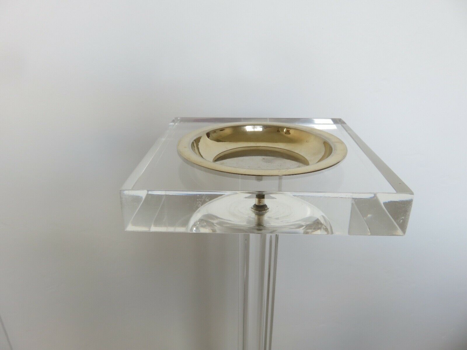 Standing ashtray, Roche Bobois, in plexiglass 70s 80s