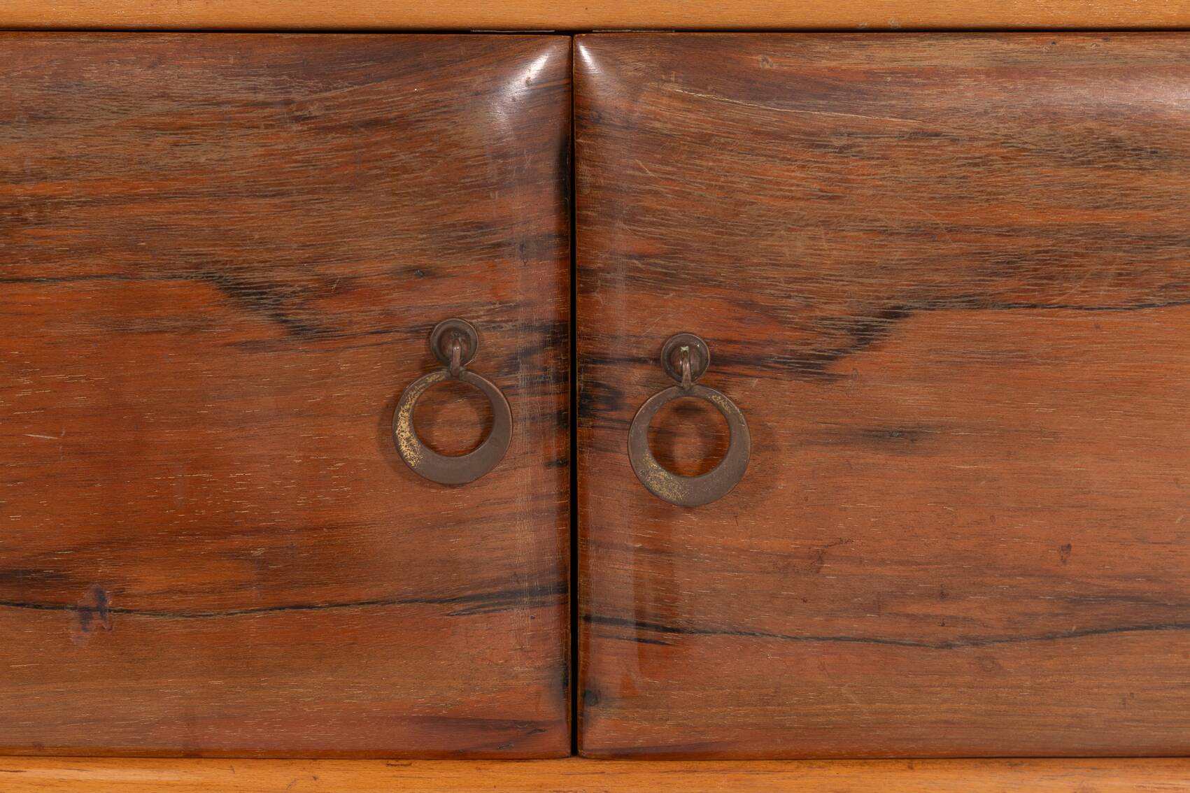 Table de nuit/armoire sculpturale italienne du milieu du siècle, années 1950