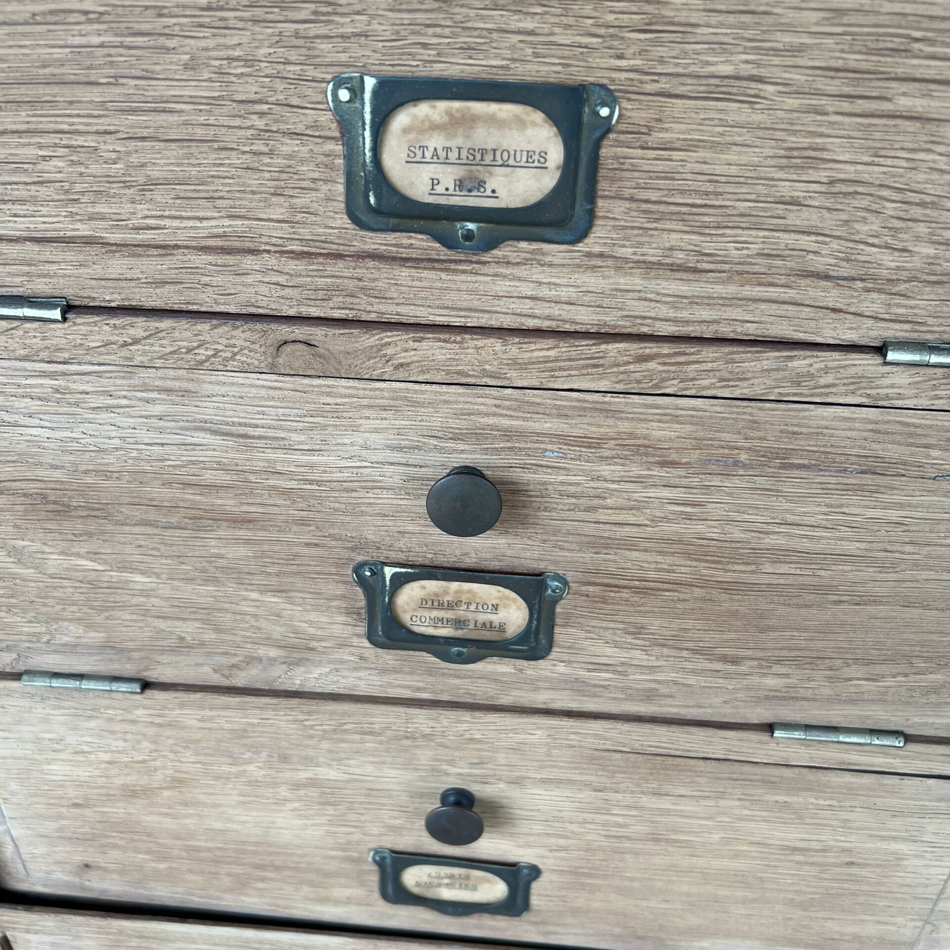Meuble d’atelier à clapets