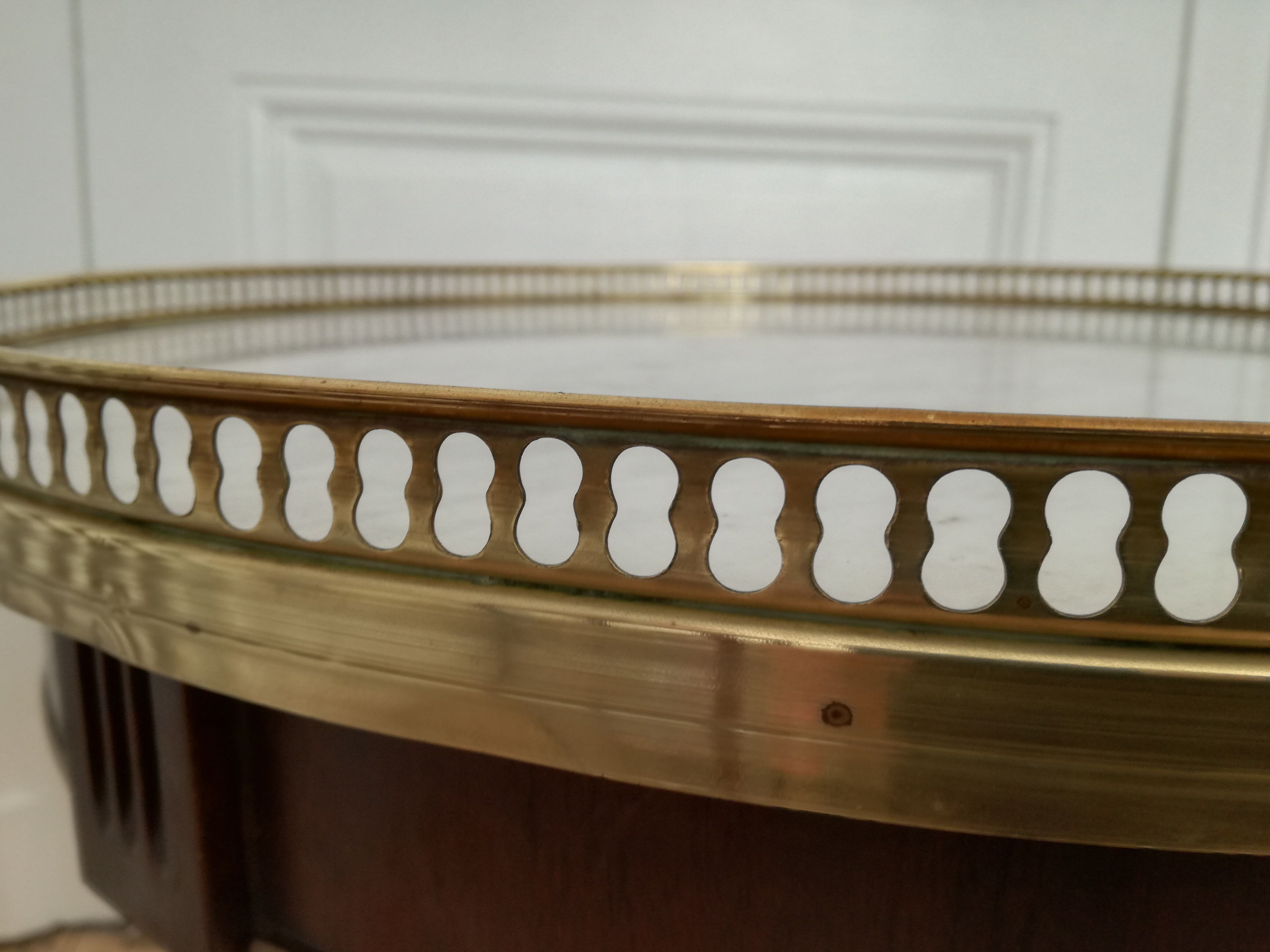 Louis XVI-style hot water table