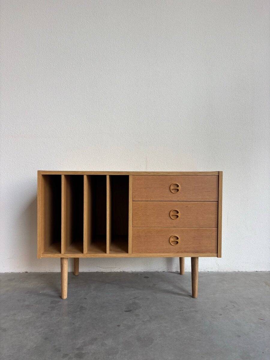 Vintage sideboard vinyl compartment in oak