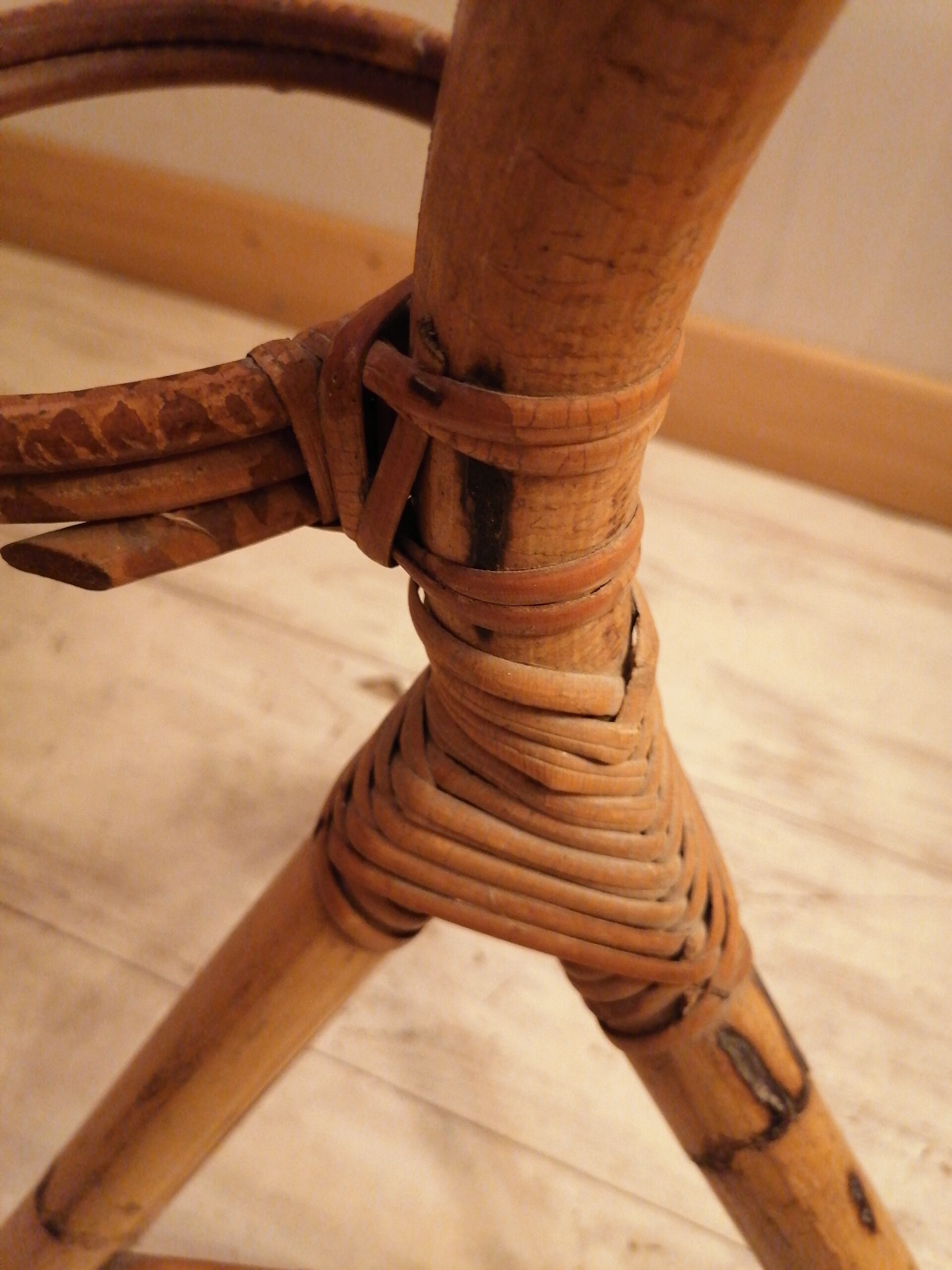 Plant holder bamboo rattan snake vintage