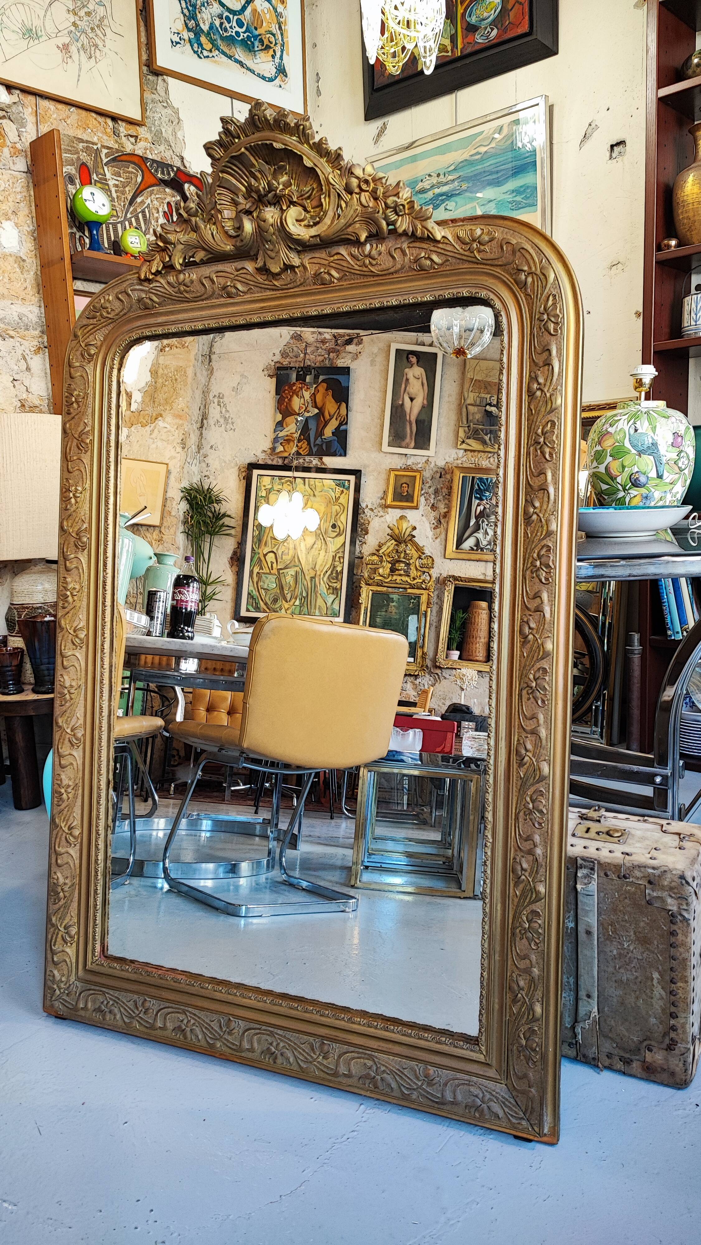 Large gilt mirror with pediment – Napoleon III period – 136 cm