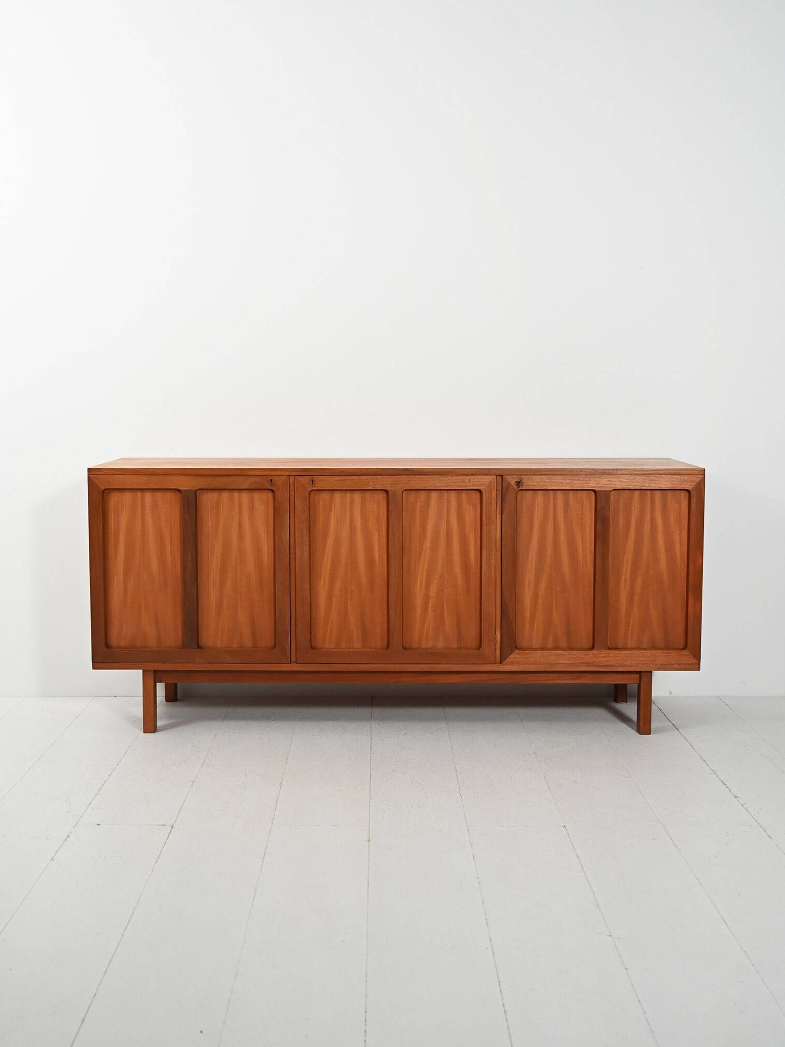 Buffet vintage suédois par Karl Erik Ekselius