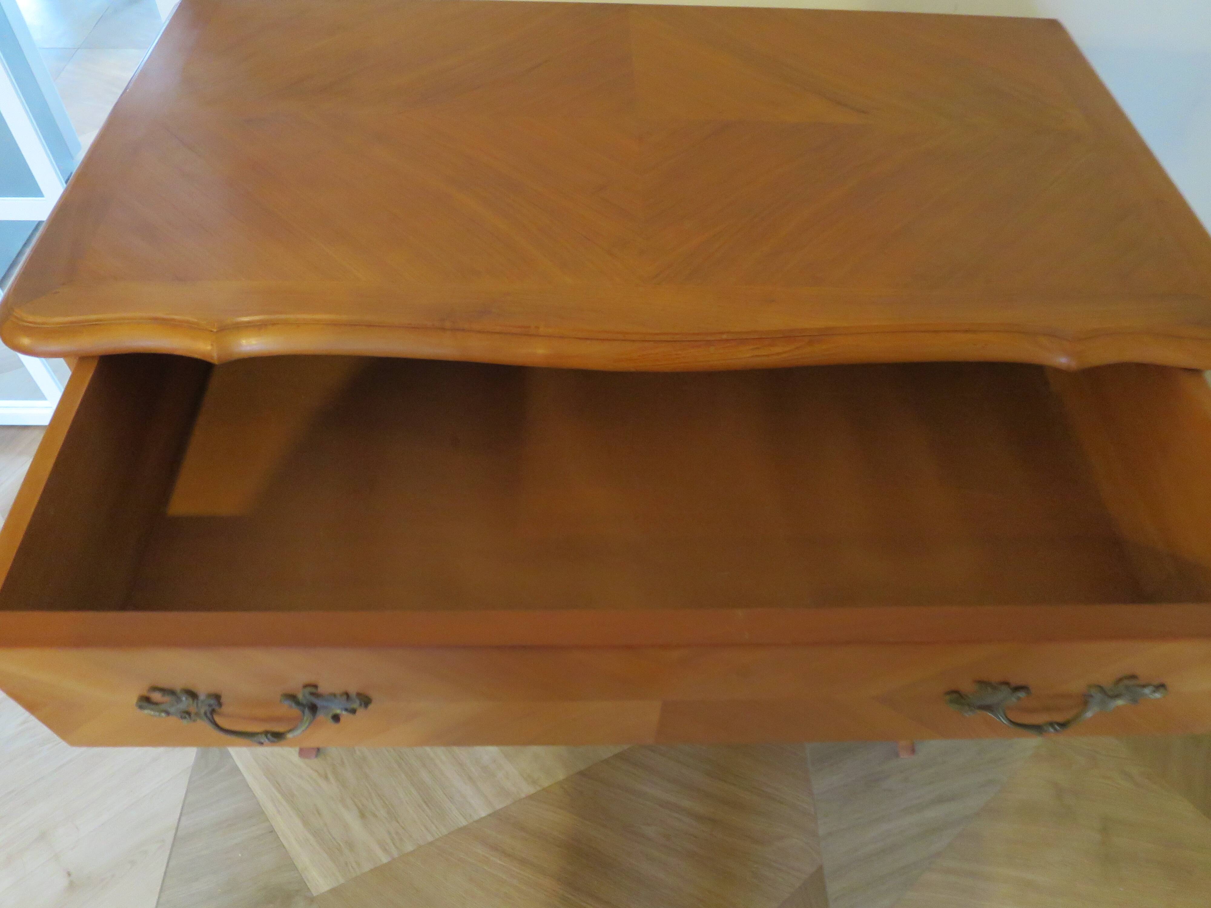 Louis XV style 3-drawer chest of drawers in solid wood