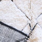 White Beni Ourain Rug - 208 x 137 cm