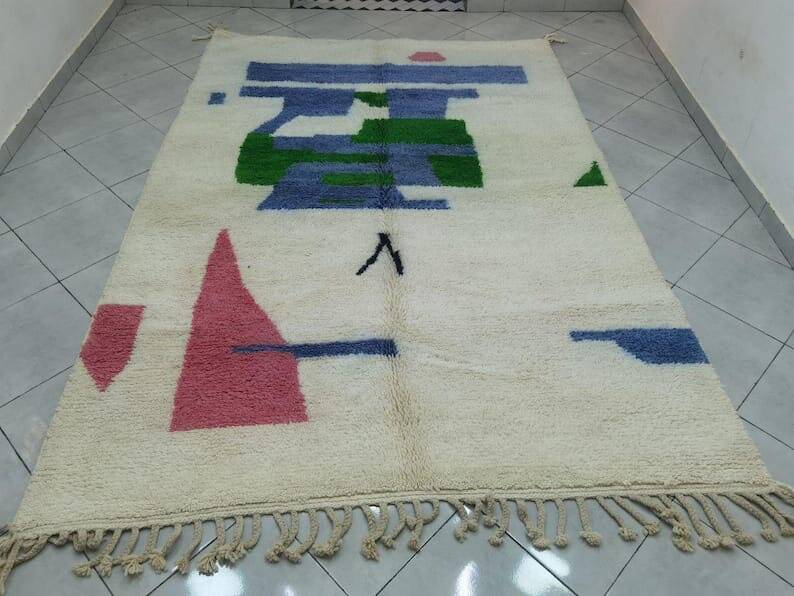 Beni Ourain rug, handwoven, traditional artisan size 150-250 cm.
