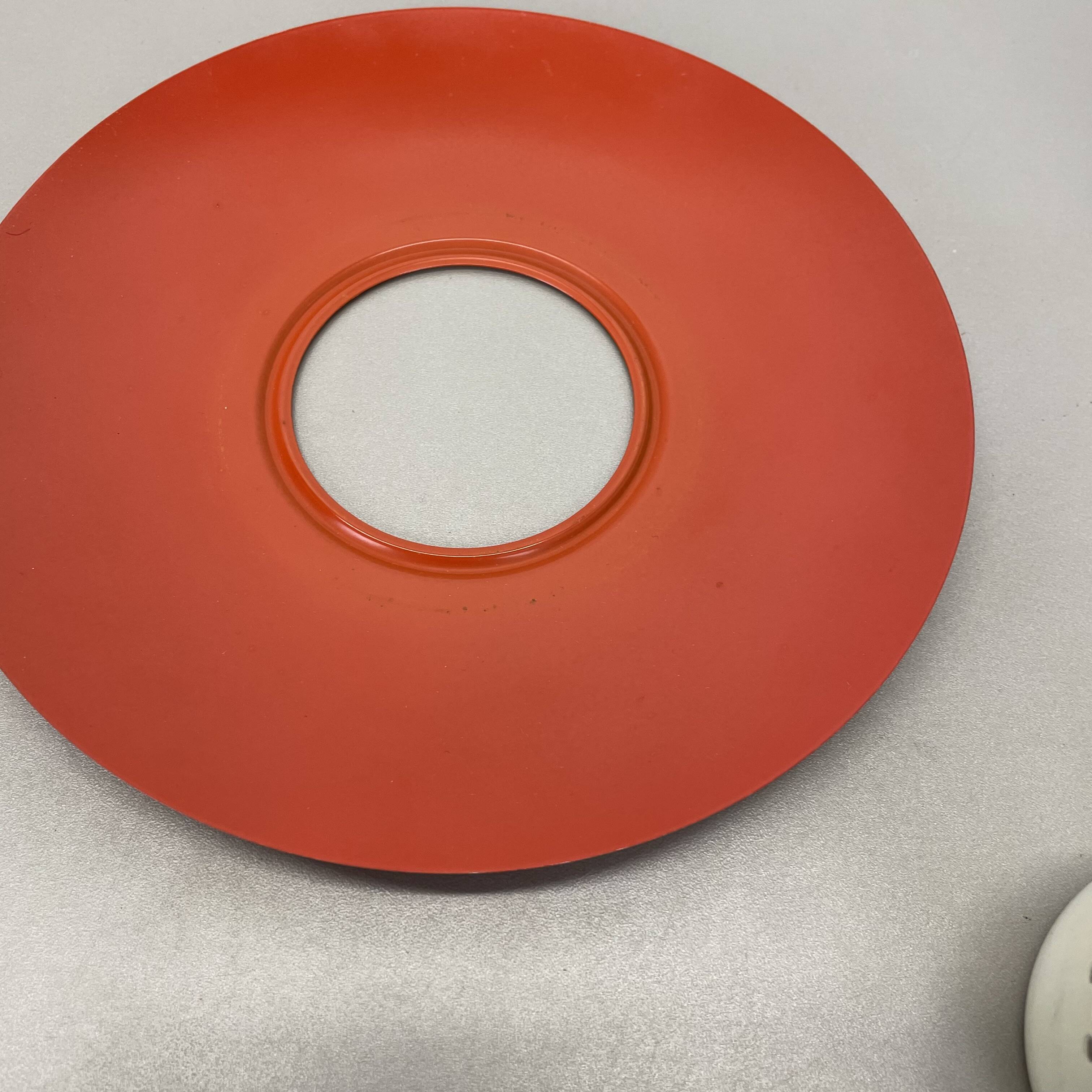 Round red wall light in metal and opaline glass in the Stilnovo style, 20 cm, Italy, 1960s