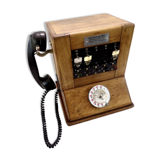 Téléphone ancien standard téléphonique