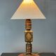 Lampe de table en bois tourné brutaliste du milieu du siècle dans le style de Charles Dudouyt.