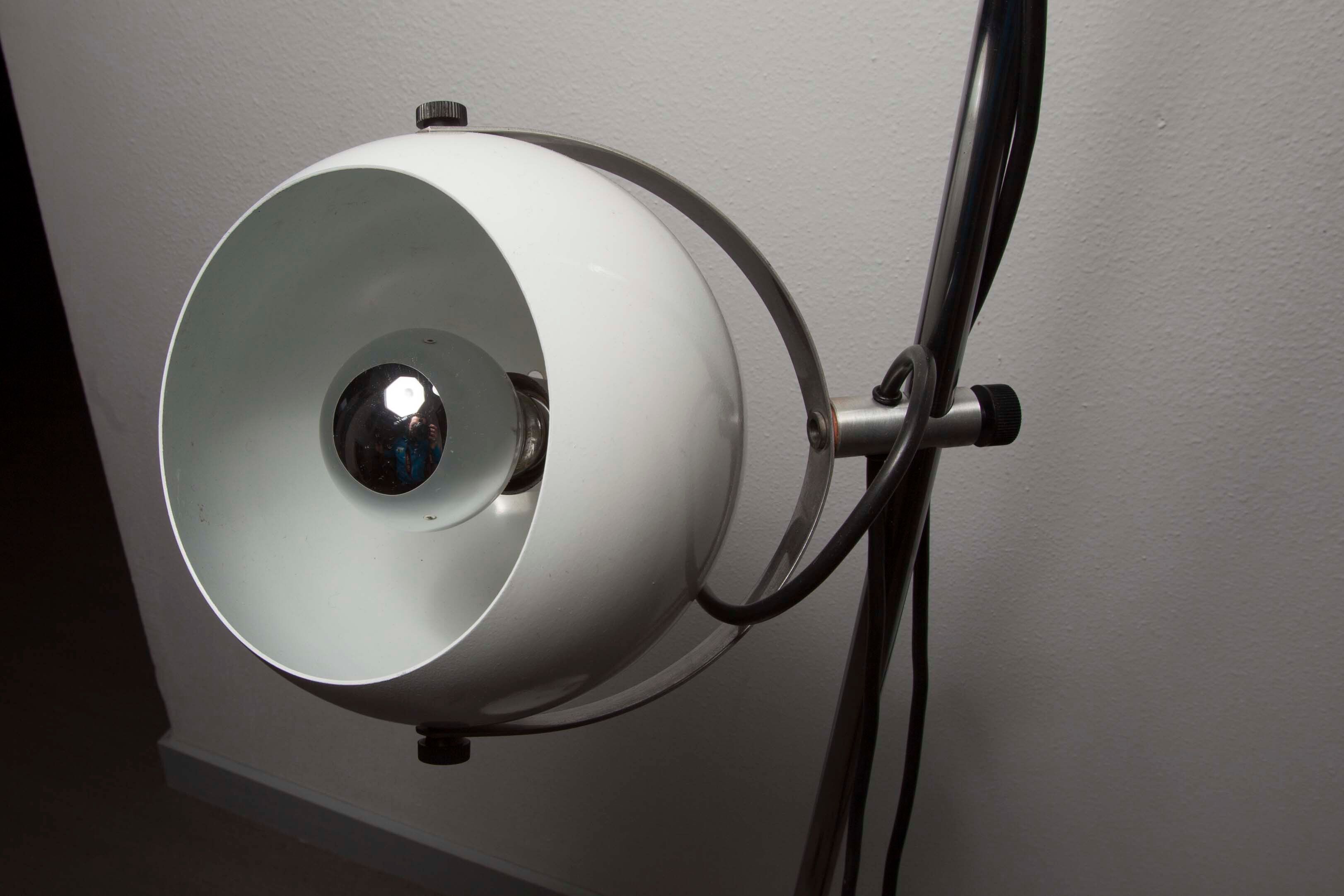 Lampadire 2 white balls restored 70s