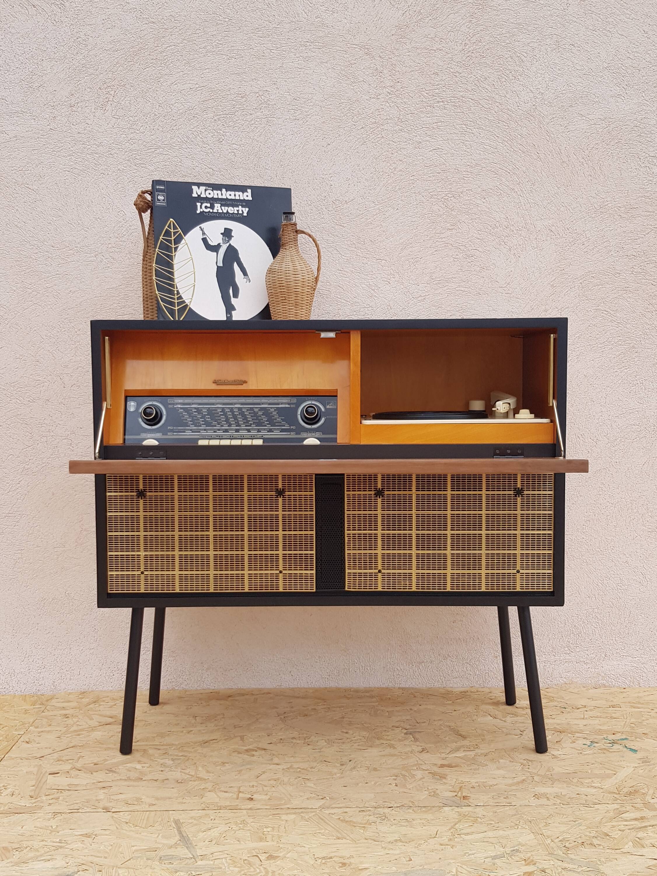 Vintage hifi radio cabinet the voice of his master