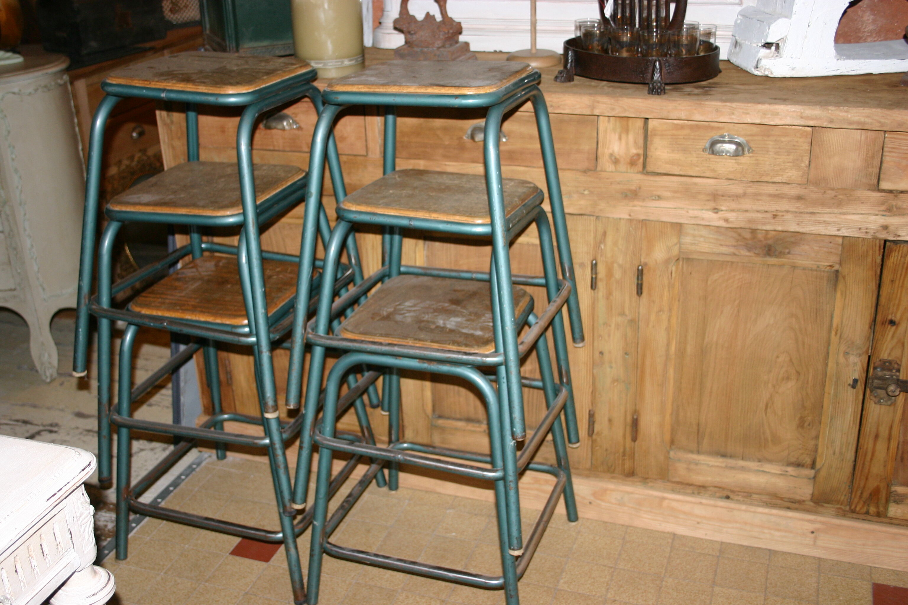 Workshop stool / school