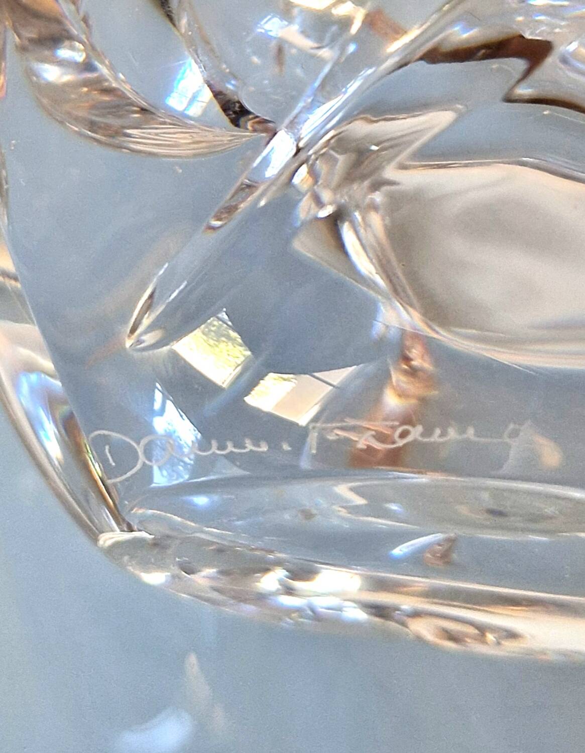 Solid crystal centrepiece signed Daum France