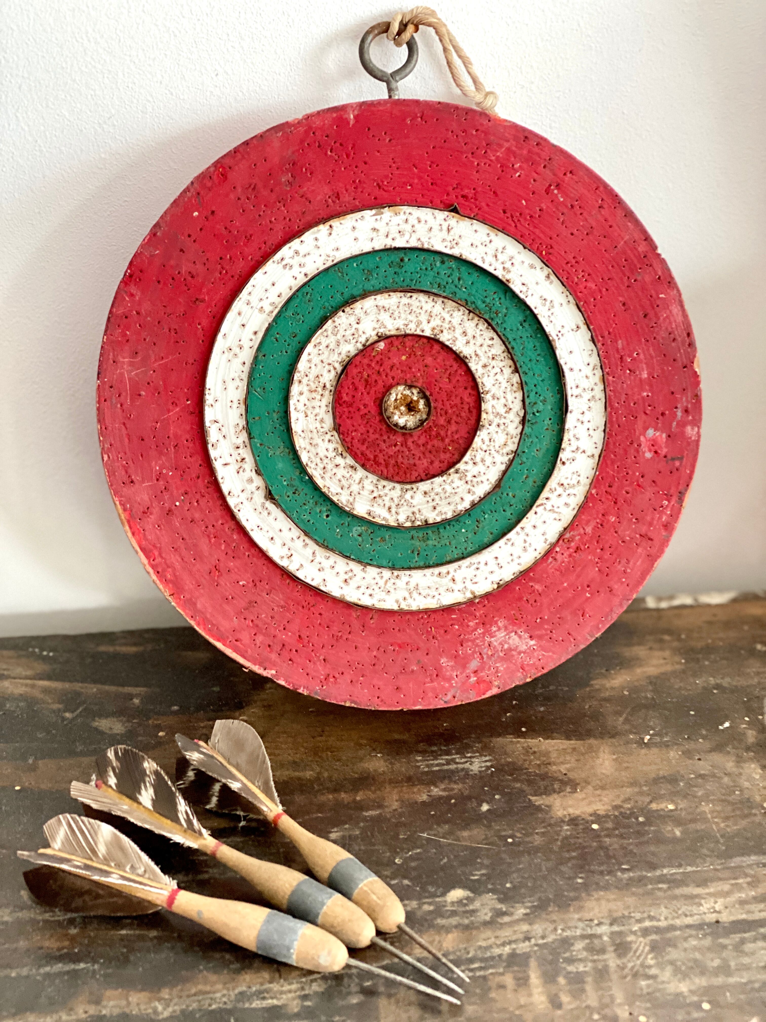 Old vintage darts game