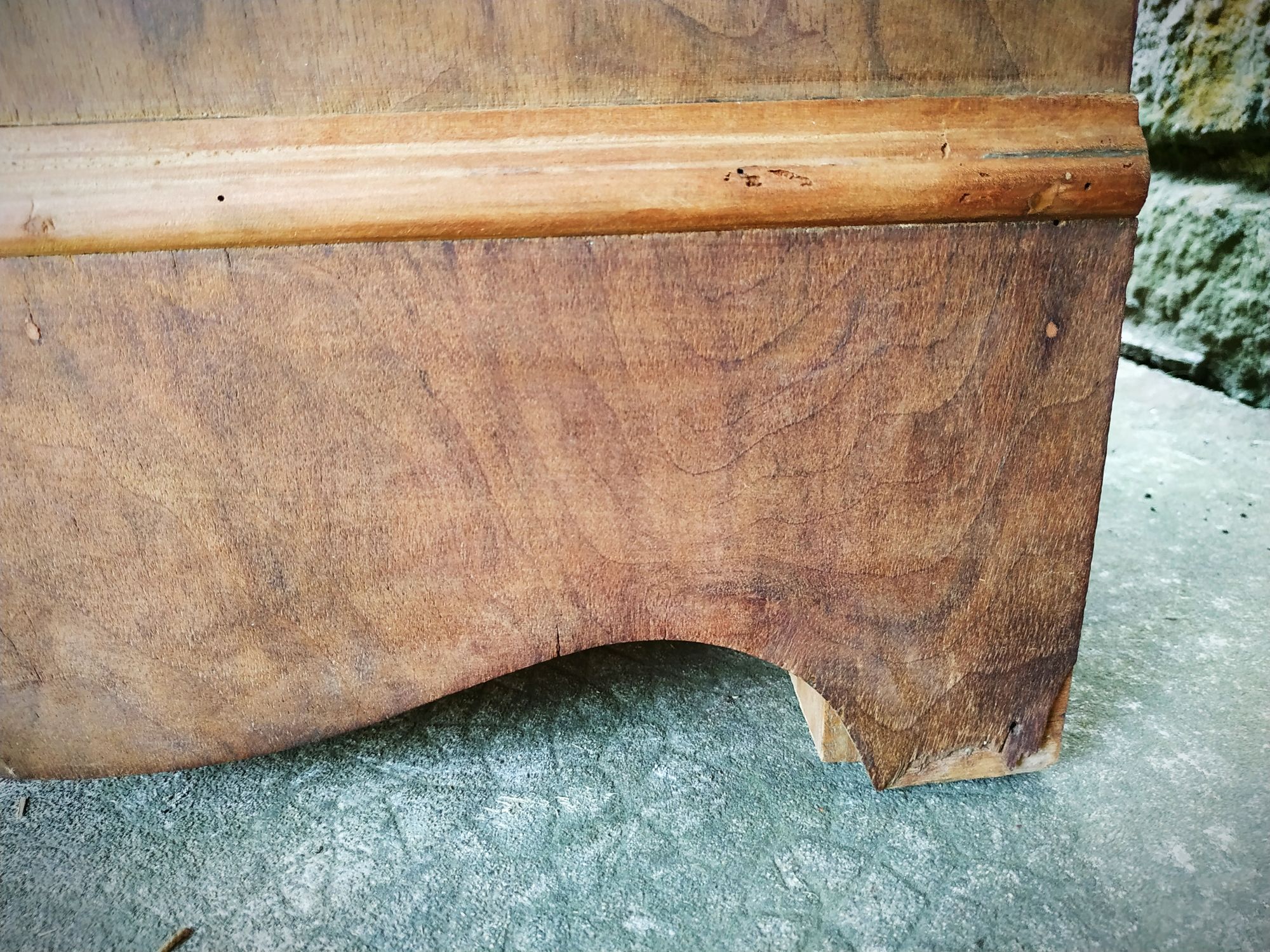 Old toilet table bahut