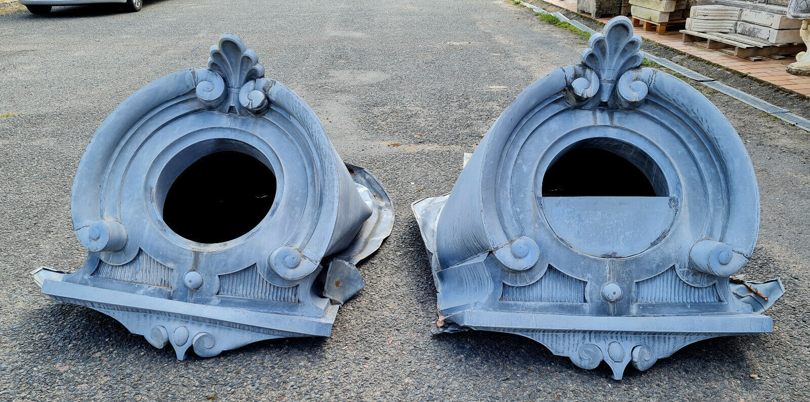 Elements of ancient architecture,  pair of beef's eye in zinc nineteenth century