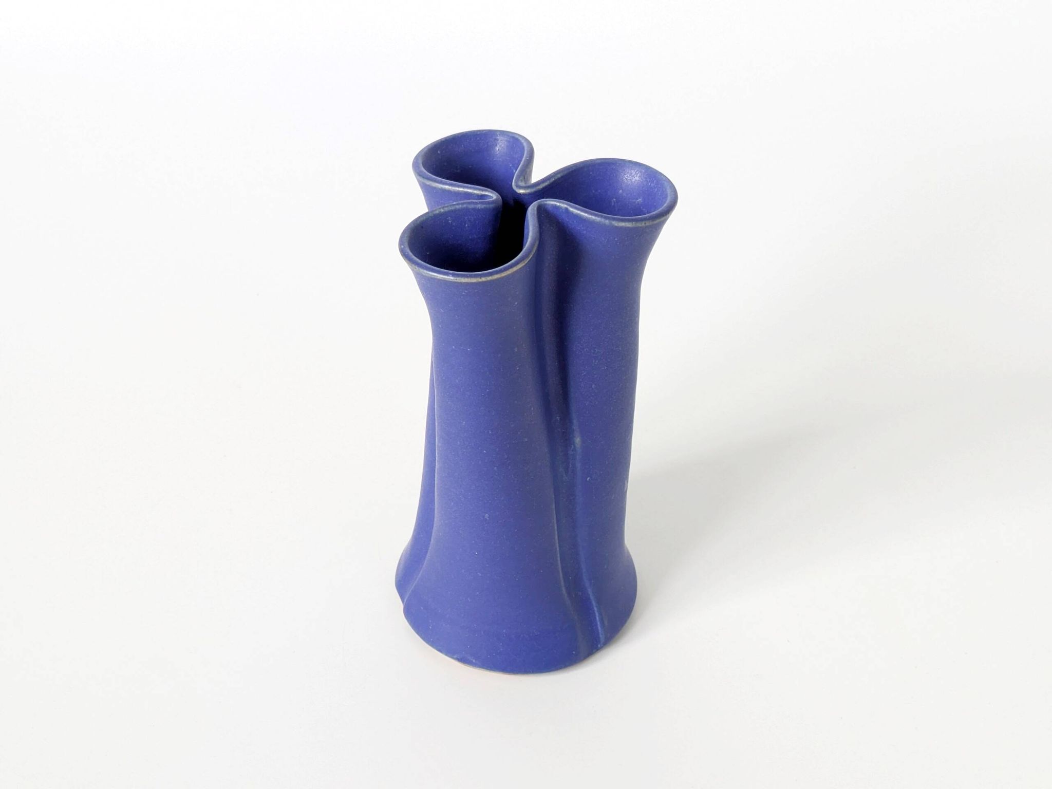 Vase soliflore en céramique bleue, Aage Würtz Danemark, années 60