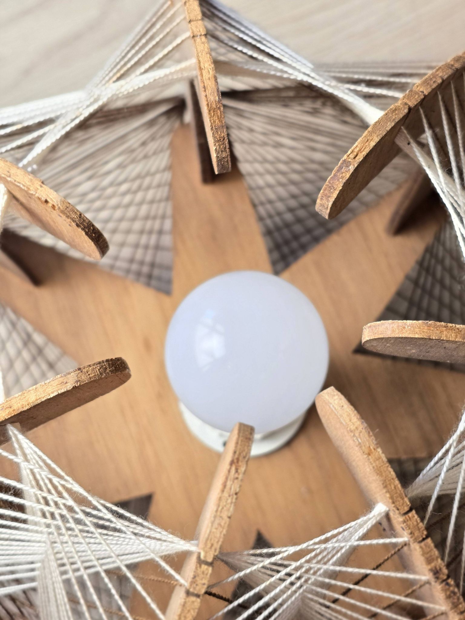Vintage Scandinavian suspension string art wood and thread – 1970s design