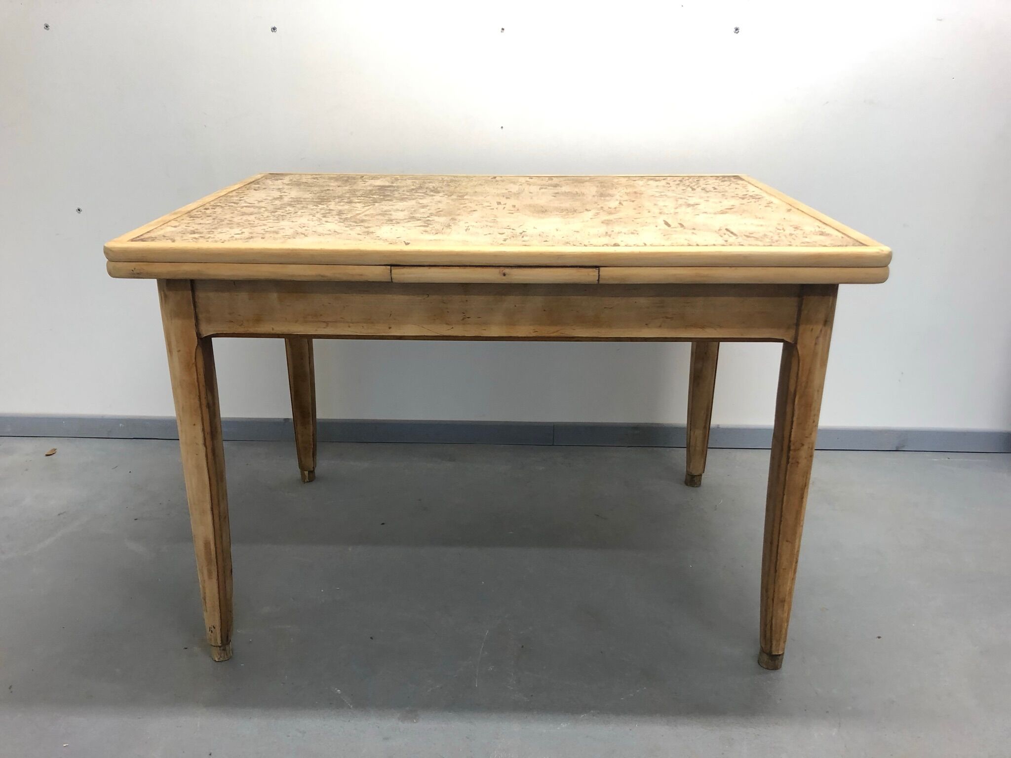 Table de ferme en bois brut