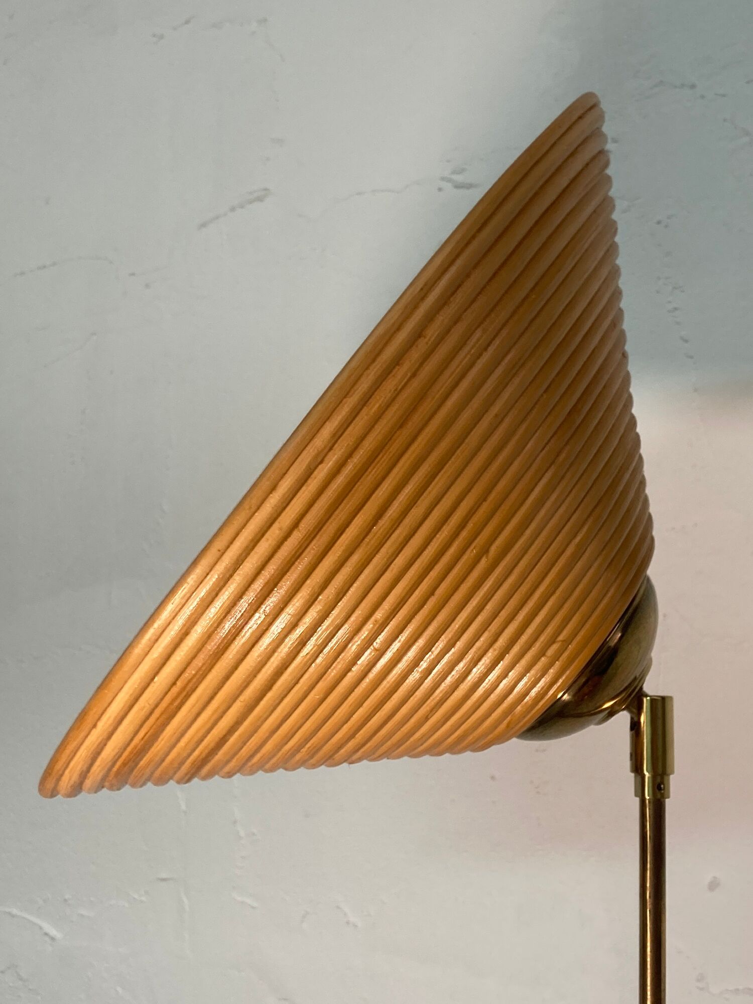 Bamboo rattan and brass pencil or split reed floor lamp, Italy 1980s