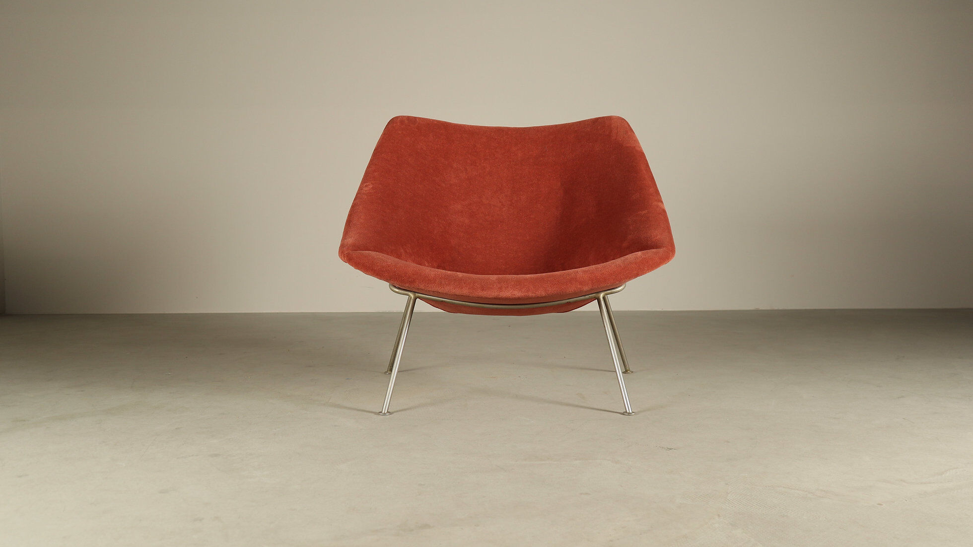 Pierre Paulin for Artifort — F156 “Little Oyster” lounge chair, 1959–1960s