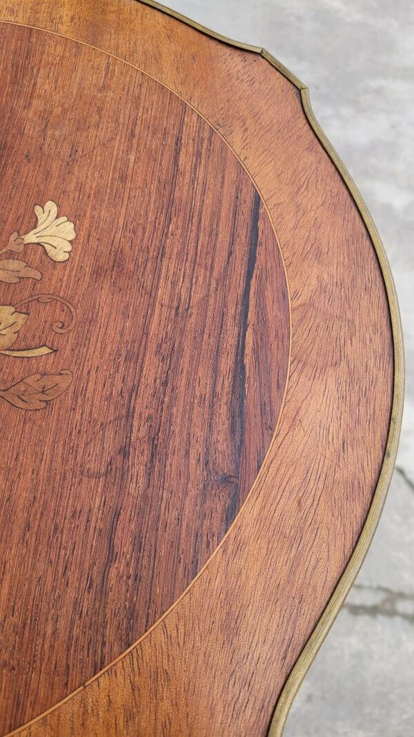 Guéridon selette table d'appoint style Louis XV em marqueterie et bois de rose décorées- 1900s
