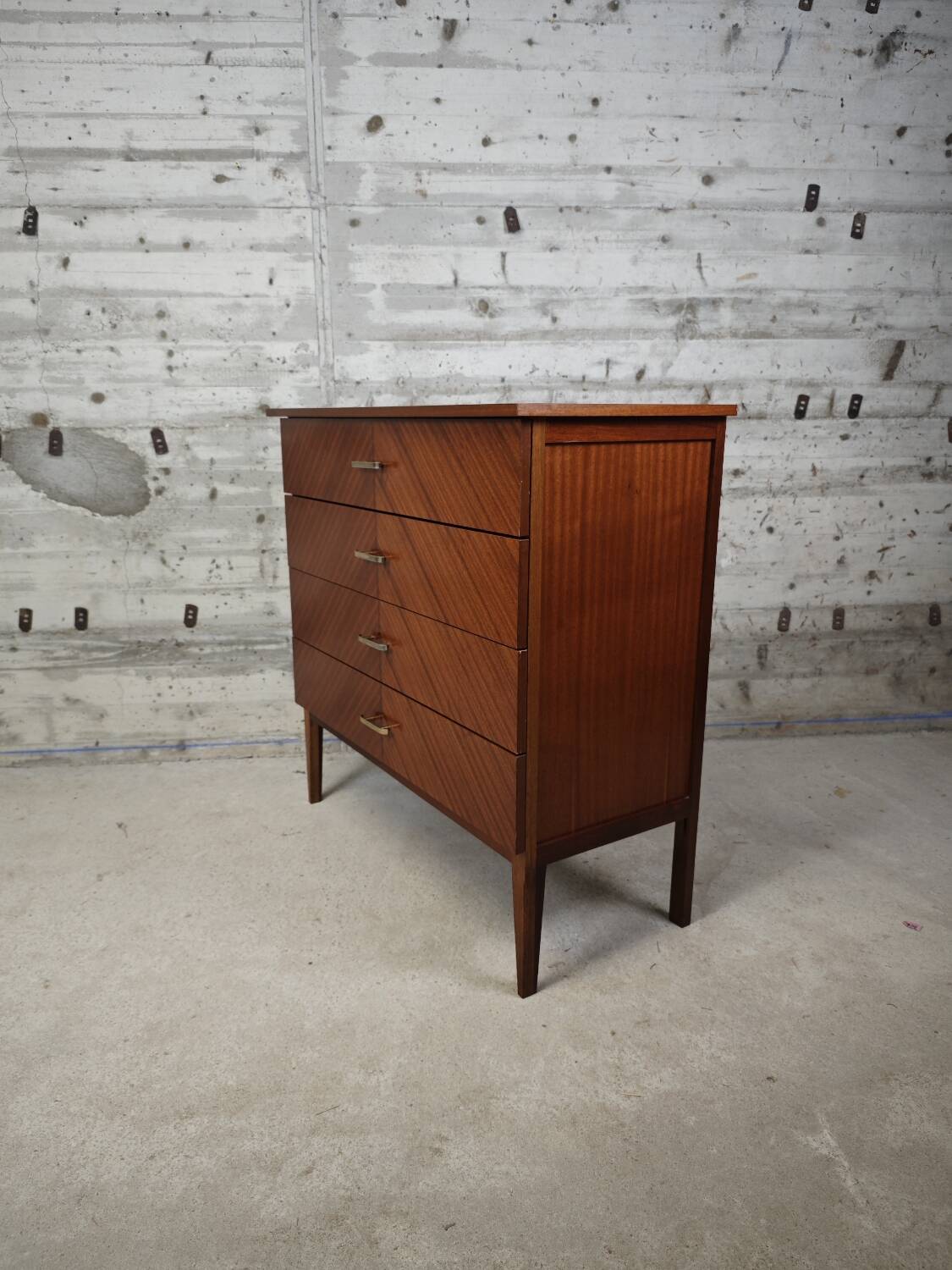 Commode vintage