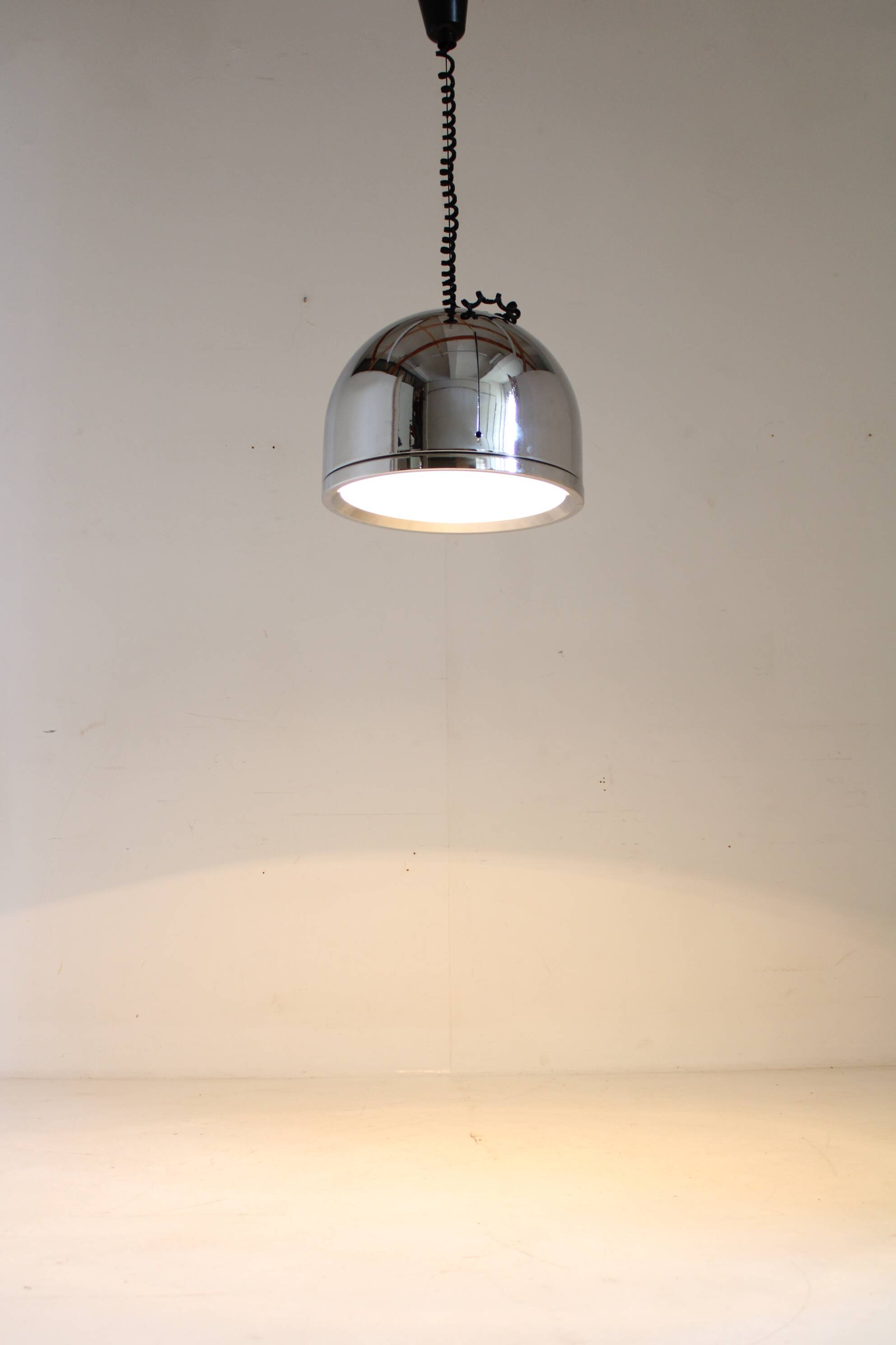 1970s Rare Italian Chrome Plated Adjustable Pendant Light
