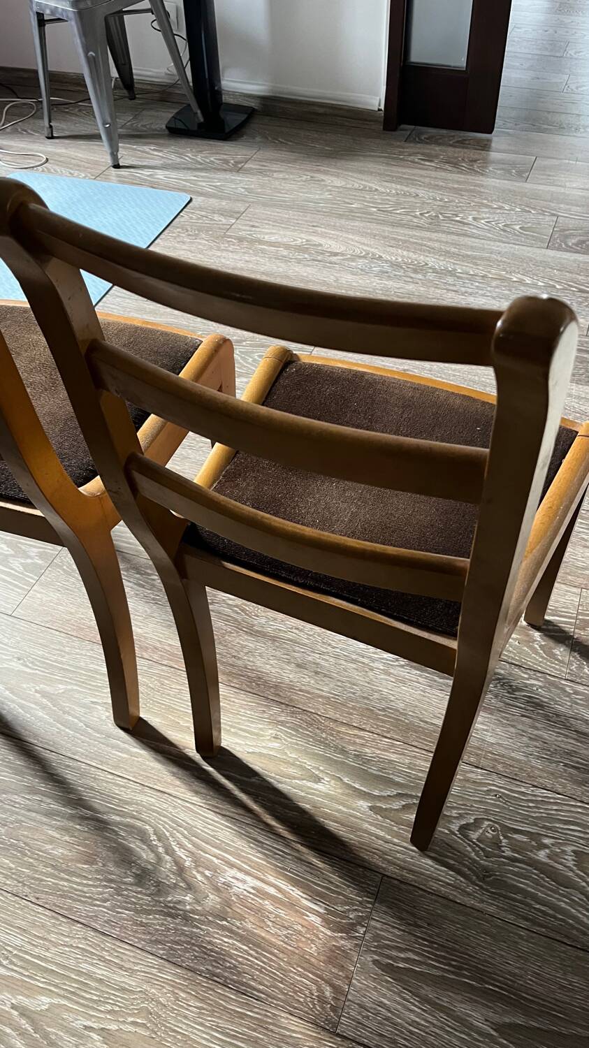 Set of 2 vintage 1950s solid wood chairs – Scandinavian style