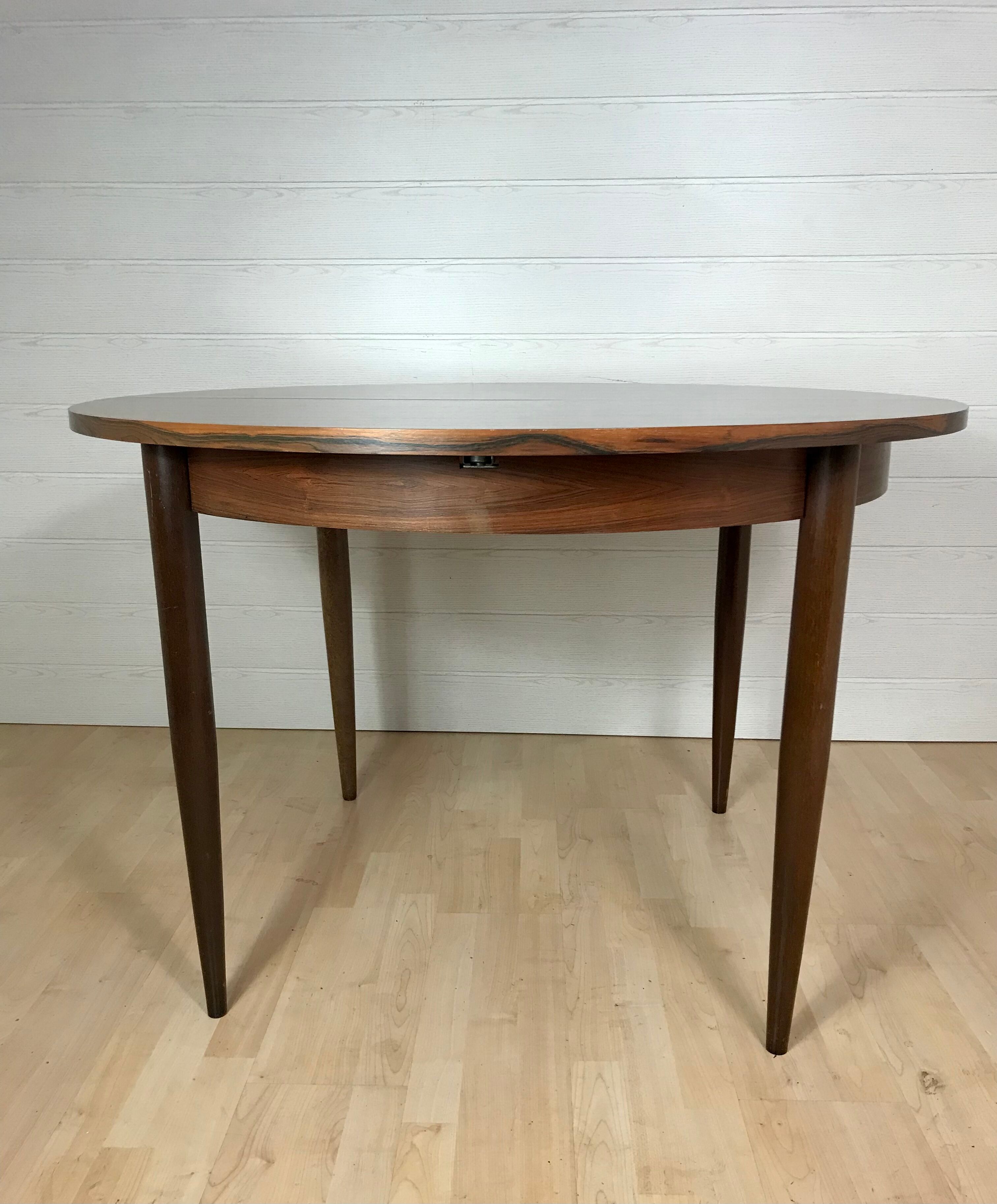 Table à manger ronde en palissandre 1960