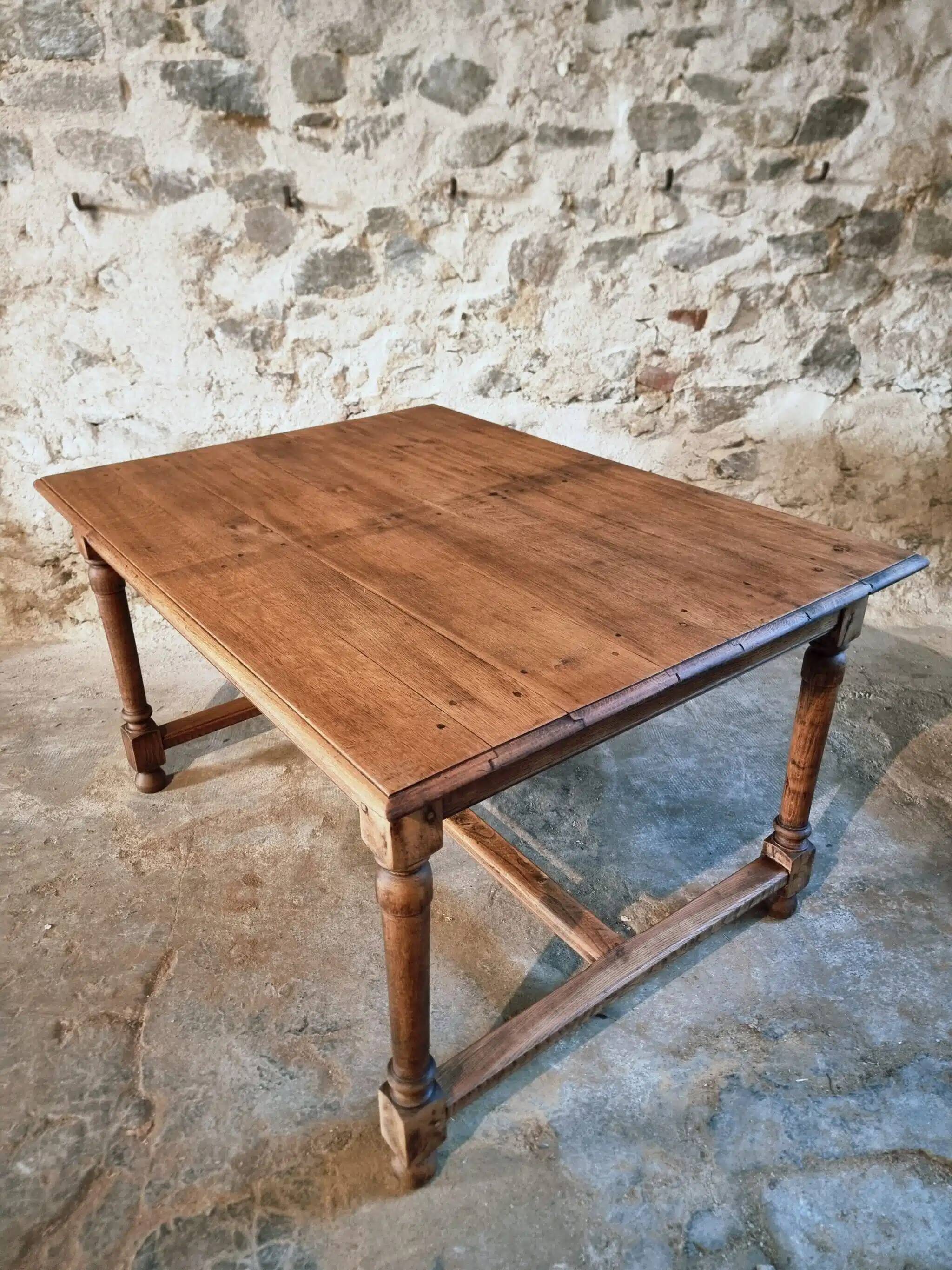 Antique French oak and elm dining table – Early 20th century farmhouse table with turned legs